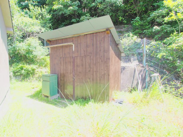 船越6丁目借家の庭