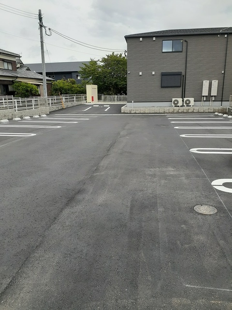 グローブ　Ｂの駐車場|駐車スペースもあります☆