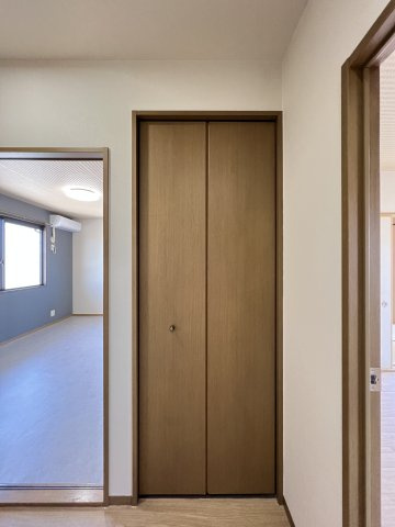 ハイカムールあすかBの内装|便利な廊下収納
