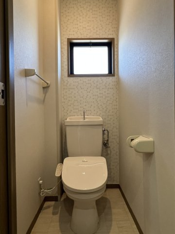 ハイカムールあすかBのトイレ