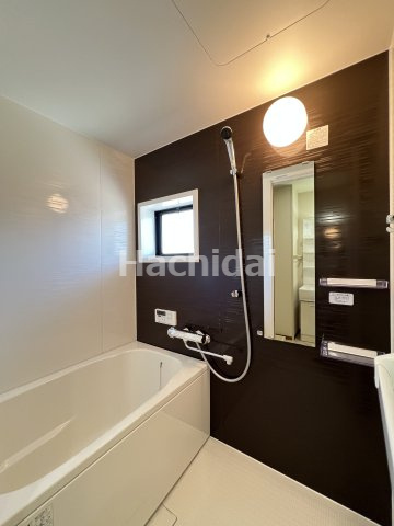 ハイカムールあすかBの浴室