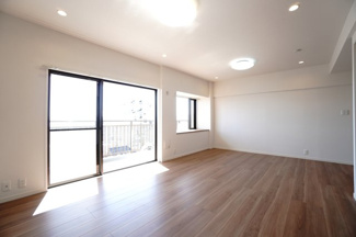 【居間・リビング】 | 【上質リノベ】井口台パークヒルズ壱番館 | 室内（2024年10月11日13：00頃）撮影