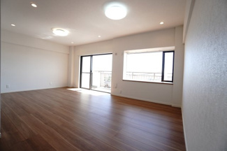 【居間・リビング】 | 【上質リノベ】井口台パークヒルズ壱番館 | 室内（2024年10月11日13：00頃）撮影