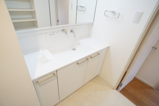 ラ・ビスタ宝塚ウエストウイング３番館の洗面所