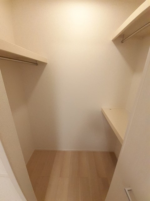 ヨセミテの収納|ウォークインクローゼットなので収納豊富です☆