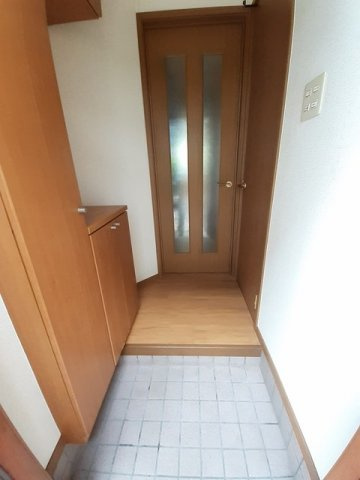 サニーサイドの玄関|シューズボックス付きの玄関です☆