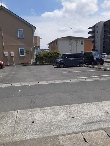 サニーサイドの駐車場|駐車スペースもあります☆