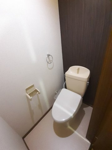 サニーサイドのトイレ|嬉しい温水洗浄便座付き♪