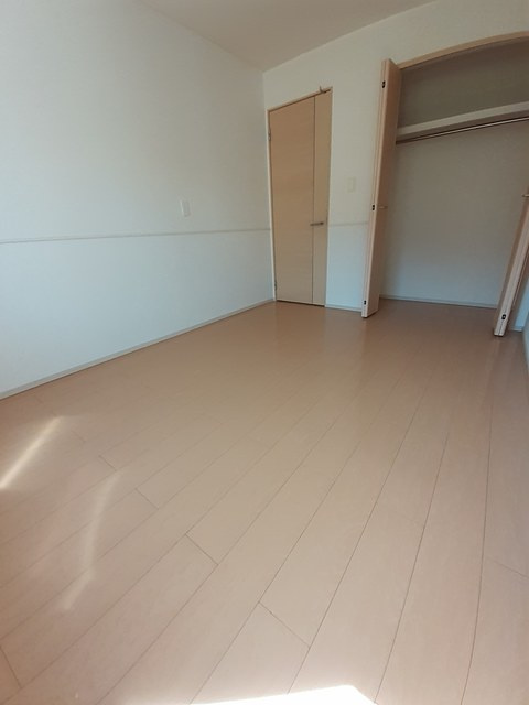 ヒッコリー　リッジ弐番館の寝室|クローゼット付の寝室です☆