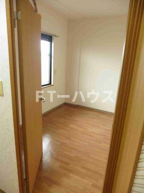 コンフォール実花の寝室|洋室４．５帖