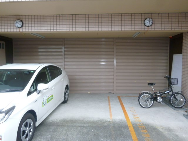 アークウェストの駐車場