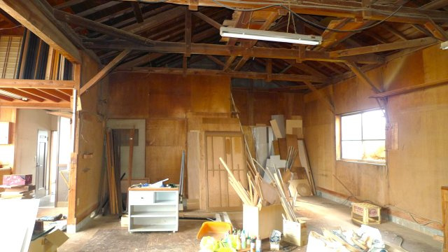 灘分町　工場の内装