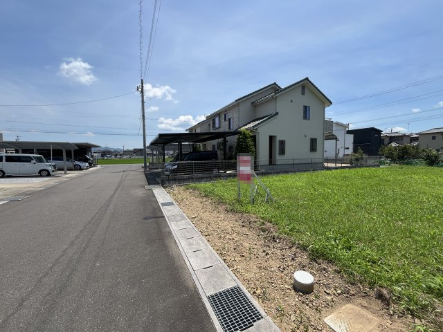 土地　中西郷2丁目の前面道路含む現地写真
