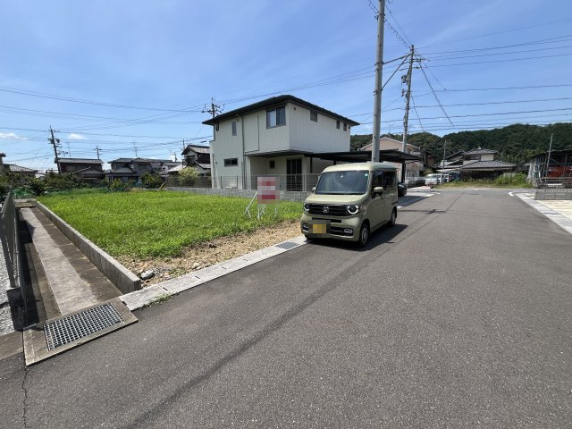 土地　中西郷2丁目の前面道路含む現地写真