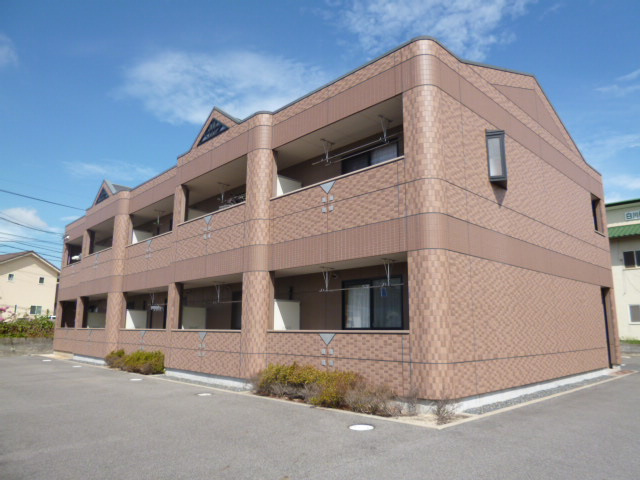 倉敷市福田町福田のアパートの外観