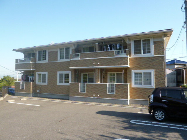 岡山市南区彦崎のアパートの外観