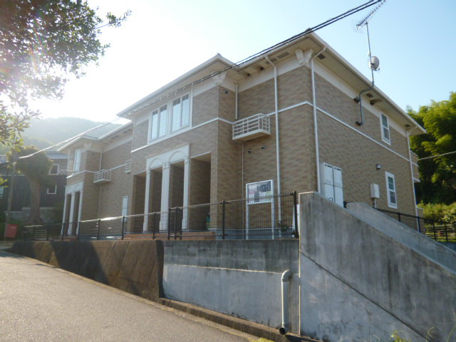岡山市南区彦崎のアパートの外観