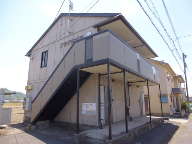 倉敷市福田町古新田のアパートの外観