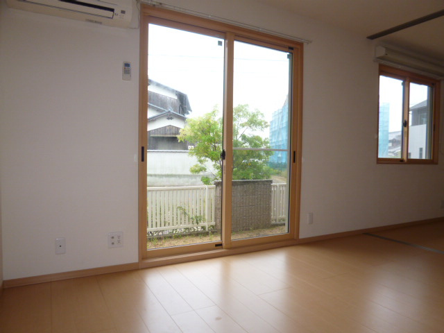 倉敷市福田町古新田のアパートの内装|リビング