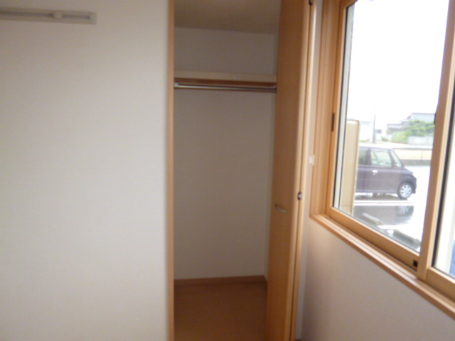 倉敷市福田町古新田のアパートの収納|クローゼット