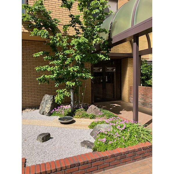 サンハイツ白鷺のエントランス