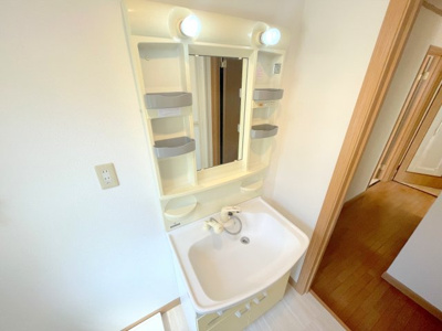 【洗面所】 | メゾンラフィーネ