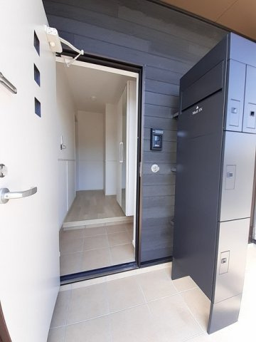 マカニ　レア　Ｃの玄関|きれいな玄関です♪