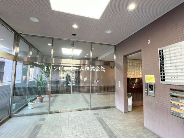 リバーウエストA館　11階　79.56㎡　最　上階　リ　ノベーション済のエントランス