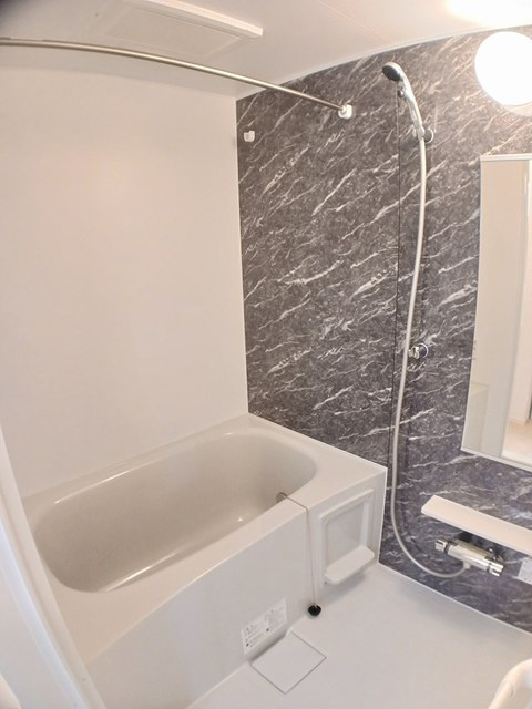 グラン・ソレイユの浴室|追い焚き・浴室乾燥機付きのお風呂です♪