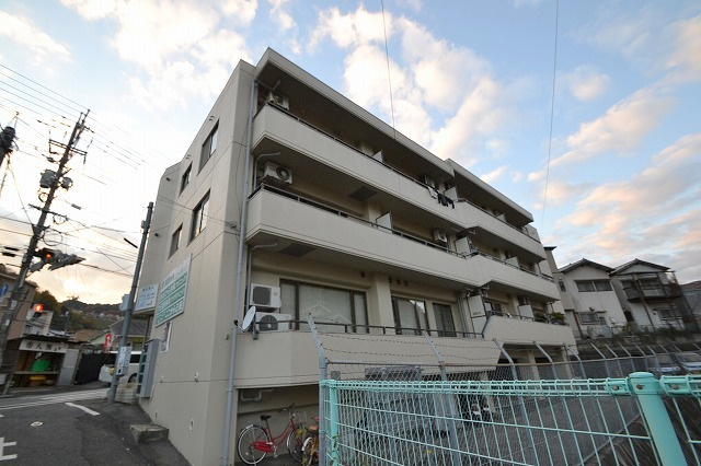 横尾ビルの外観