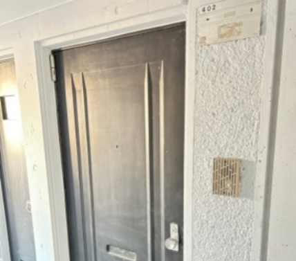 イーストガーデン　ポプラ館の玄関