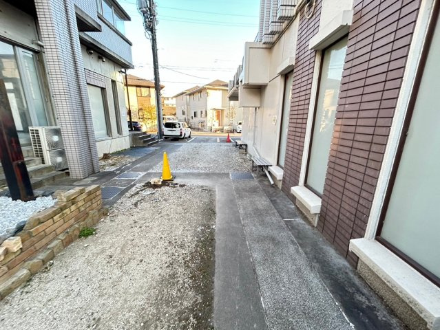 イーストガーデン　ポプラ館の駐車場