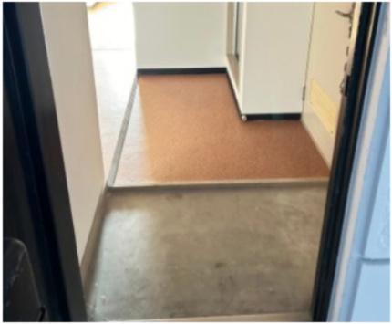 イーストガーデン　ポプラ館の玄関