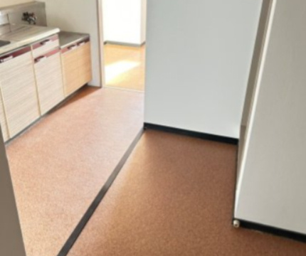 イーストガーデン　ポプラ館の居間・リビング