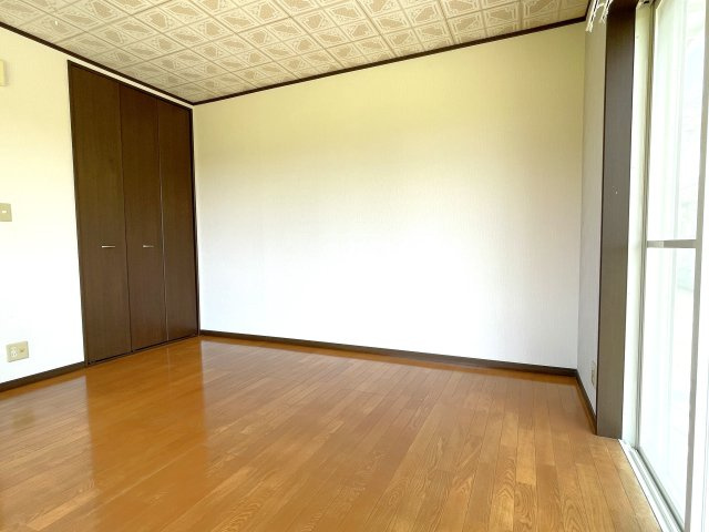 コープ野村C棟の洋室