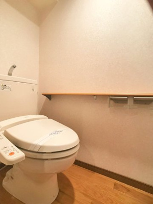 【トイレ】 | ヴェチヒルズ千早 | 別号室の写真になります。現況優先。