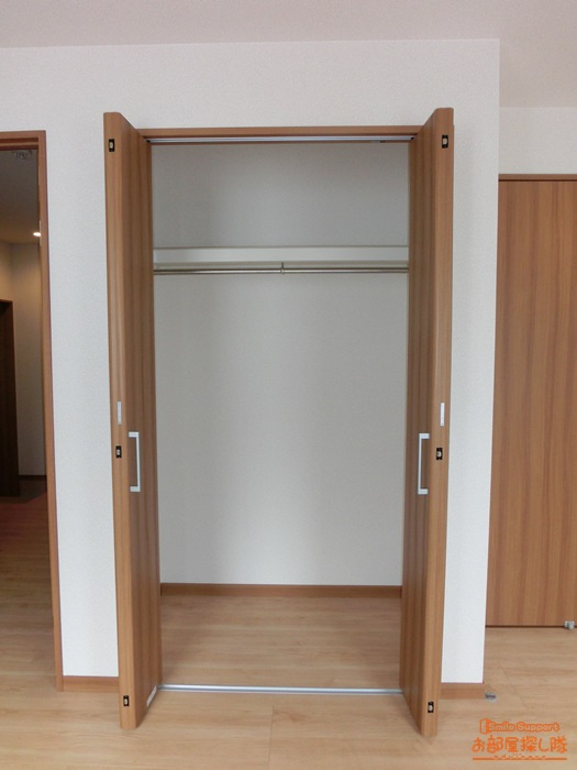 ロワール東町の収納|同タイプの別部屋です。