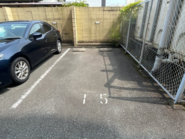 サンハイツ白鷺の駐車場