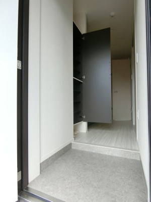 【玄関】 | スウィートガーデン | イメージ110号室写真