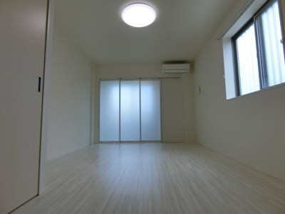 【居間・リビング】 | スウィートガーデン | イメージ110号室写真