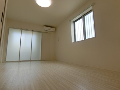 【居間・リビング】 | スウィートガーデン | イメージ110号室写真