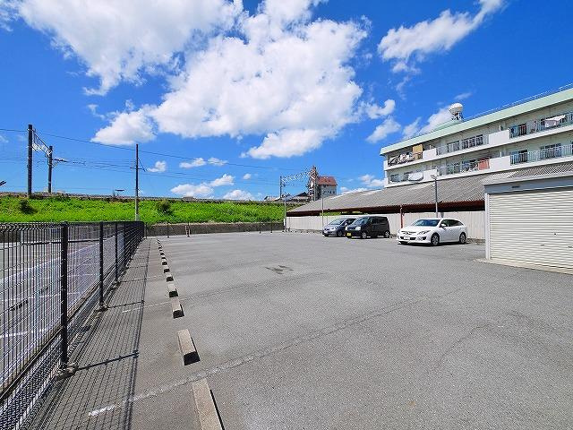 カンパネルラの駐車場|駐車場があるので、車を買う予定の方も安心です
