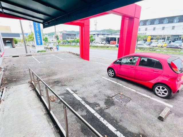 欠町　コメルスⅢの駐車場