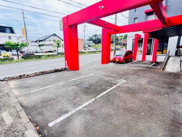 欠町　コメルスⅢの駐車場