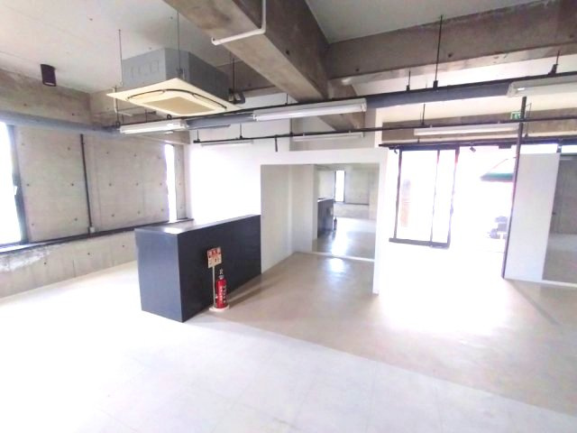 欠町　コメルスⅢの内装