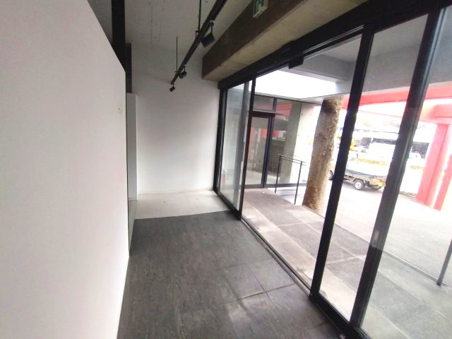 欠町　コメルスⅢのロビー