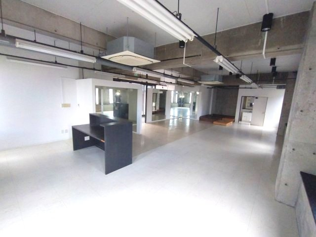 欠町　コメルスⅢの内装