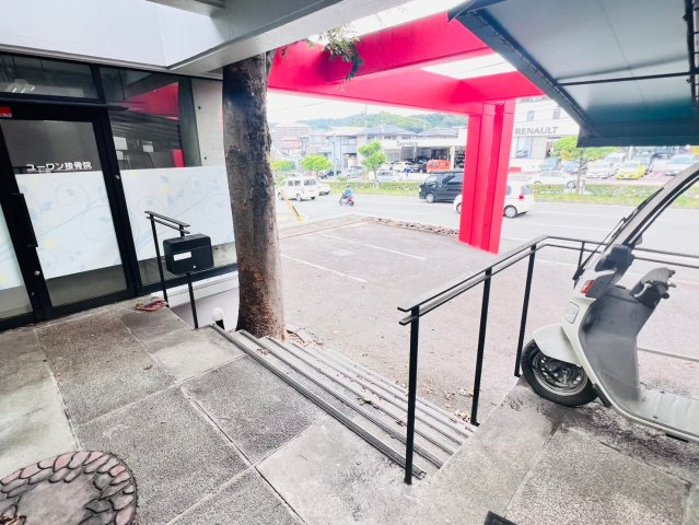 欠町　コメルスⅢの駐車場