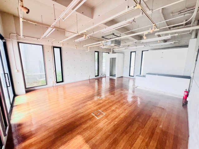 欠町　コメルスⅢの内装