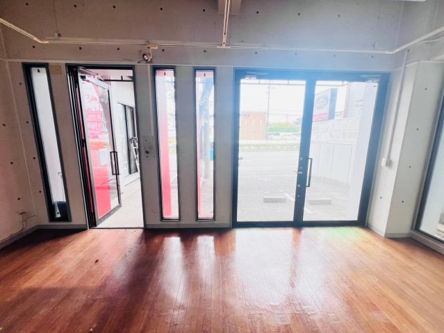 欠町　コメルスⅢの内装